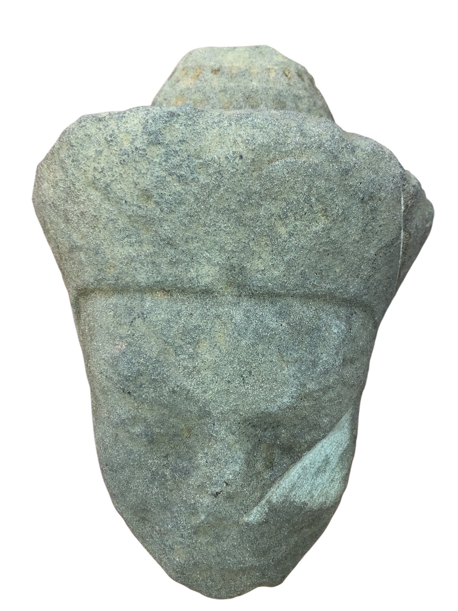 ព្រះកេសទេវរូប&nbsp;ក្នុងរចនាបទសម័យអង្គរ សតវត្សទី១១ ដែលត្រូវបានពលរដ្ឋប្រទះឃើញ និងប្រគល់ជូនអាជ្ញាធរជាតិព្រះវិហារ។