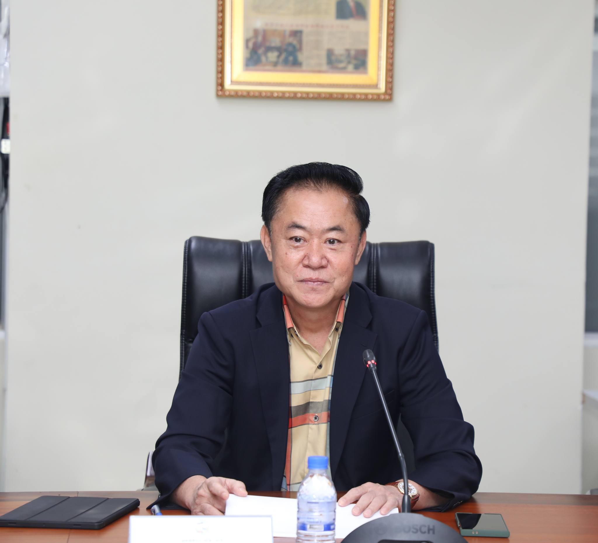 លោក​ លឹម ហេង&nbsp;