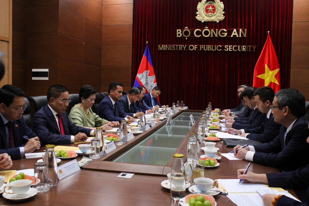 កិច្ចប្រជុំកម្ពុជា-វៀតណាម។