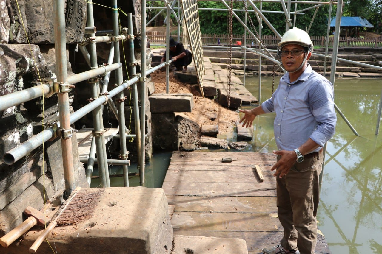 លោក ជា សារិទ្ធ បុរាណវិទូ នៃអាជ្ញាធរជាតិអប្សរា