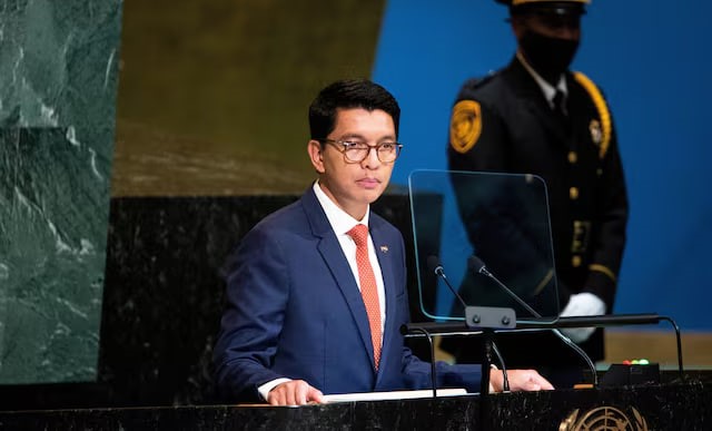 លោក រ៉ាចូលីណា