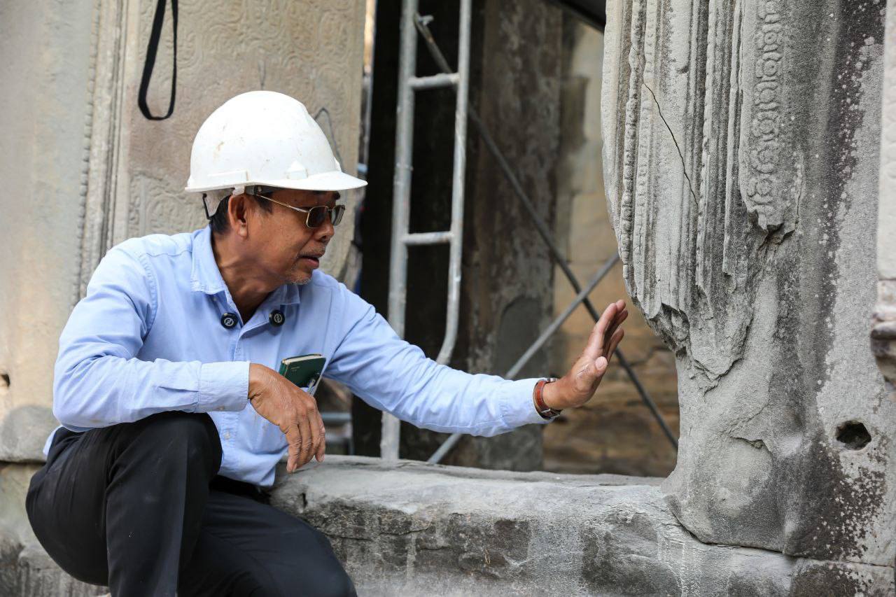 លោក ម៉ៅ សុខនី មន្ត្រីបច្ចេកទេសនាយកដ្ឋានអភិរក្សប្រាសាទ និងបុរាណវិទ្យា