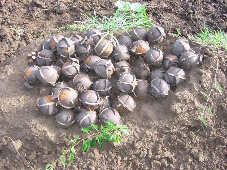 គ្រាប់បែកចង្កោម&nbsp;