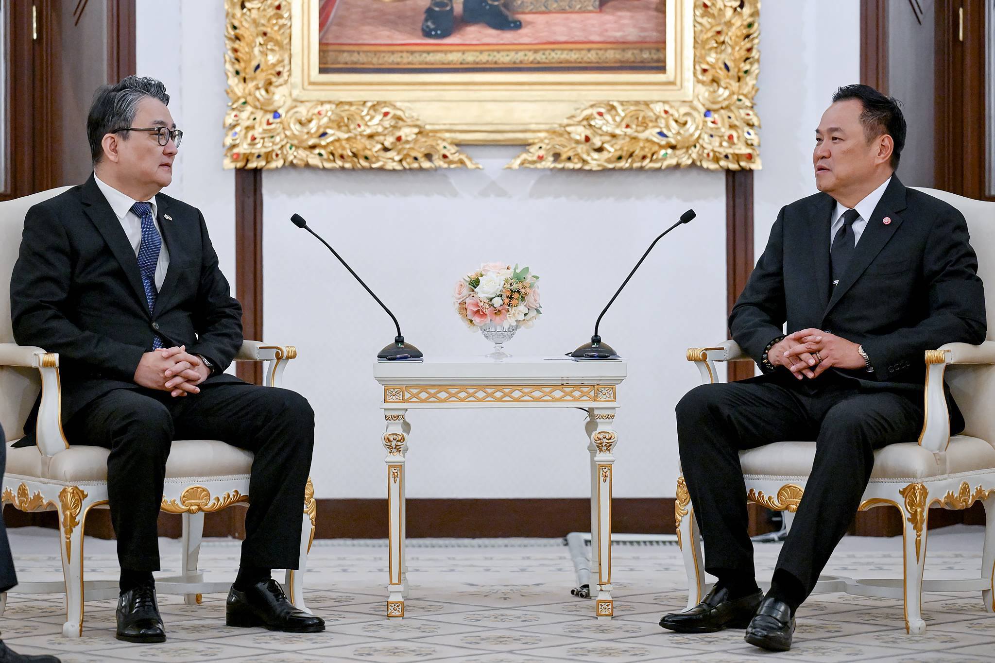 លោក ផាក យ៉ុងមីន(ឆ្វេង) និងលោក អនុទីន ឆានវីរគុល