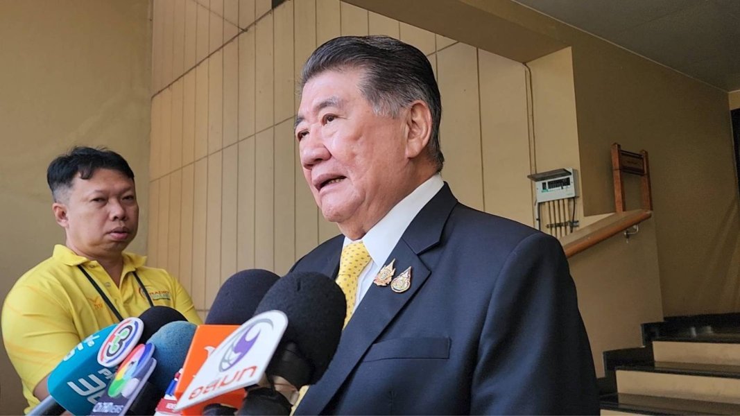 រដ្ឋមន្ត្រី​ក្រសួង​ការពារ​ជាតិ​ថៃ&nbsp;លោក ភូមិថាំ វិជ្យៈឆ័យ&nbsp;(ภูมิธรรม เวชยชัย)&nbsp; &nbsp;