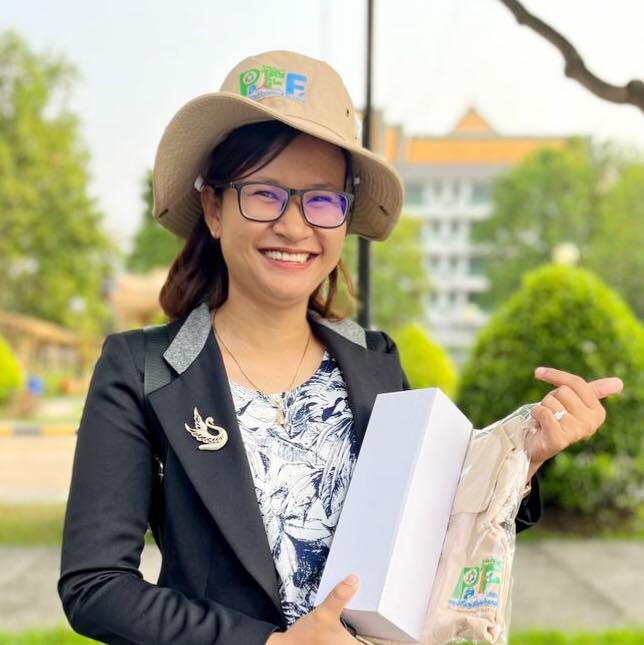 លោកស្រី សន កញ្ញា អាណាព្យាបាលកុមារារងគ្រោះ