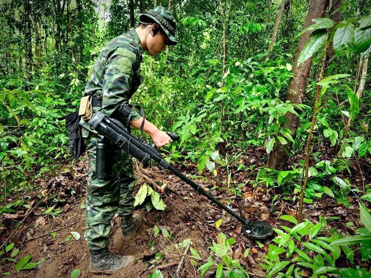រូបភាពសារព័ត៌មានថៃ បង្ហាញការចុះរាវមីនរបស់យោធាថៃ&nbsp;(ចុះផ្សាយដោយសារព័ត៌មានថៃ)