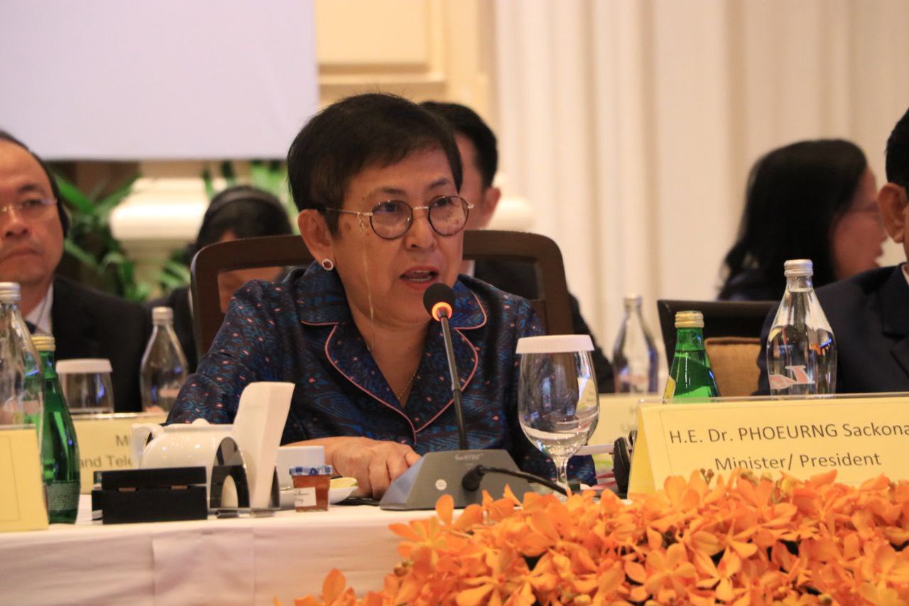 លោកស្រី ភឿង សកុណា រដ្ឋមន្រ្តីក្រសួងវប្បធម៌កម្ពុជា