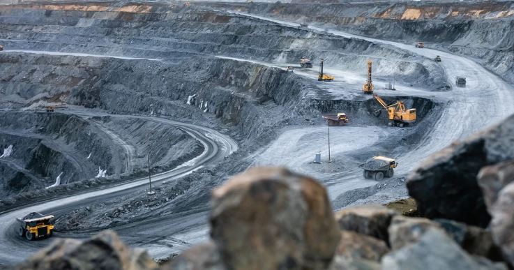 រ៉ែកម្ររបស់អ៊ុយក្រែន ត្រូវធ្លាក់ក្នុងដៃអាម៉េរិក