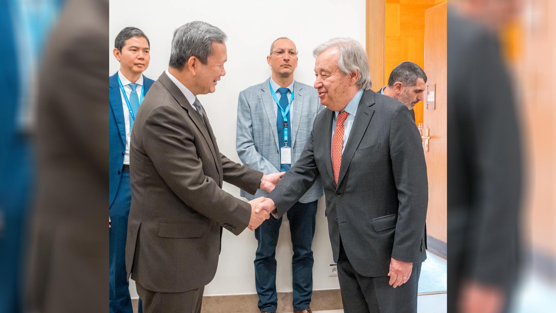 សម្តេចធិបតី ហ៊ុន ម៉ាណែត ជាមួយលោក អេនថូនីញ៉ូ ហ្គូតេរ៉ែស(Antonio Guterres) អគ្គលេខាធិការអង្គការសហប្រជាជាតិ។