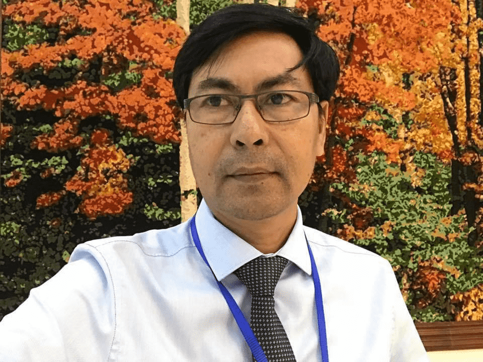 លោកគ្រូ ម៉ម សុធានី នាយកវិទ្យាល័យហ៊ុន សែន សេរីភាពក្រុងតាខ្មៅ&nbsp;