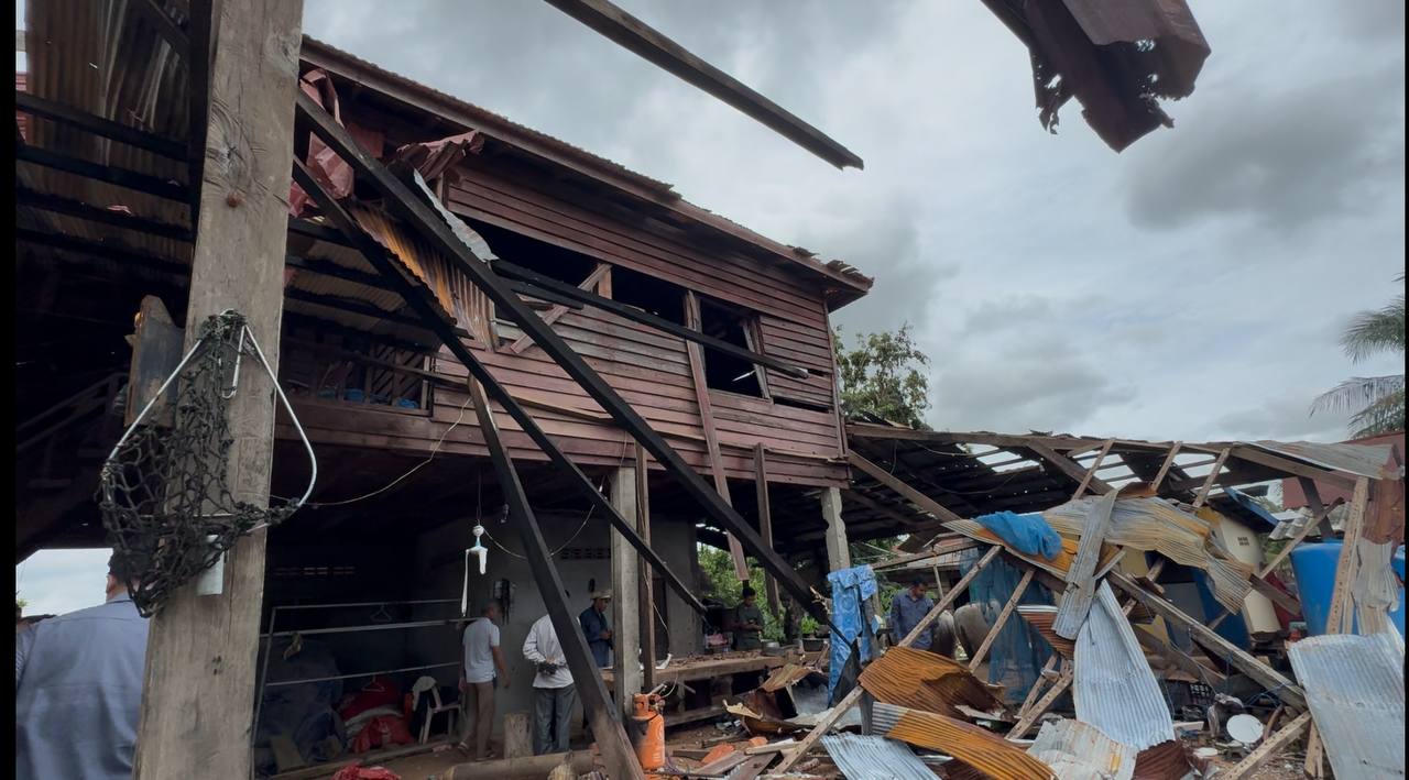 ផ្ទះពលរដ្ឋកម្ពុជាដែលត្រូវថៃបំផ្លាញក្នុងពេលសង្គ្រាម