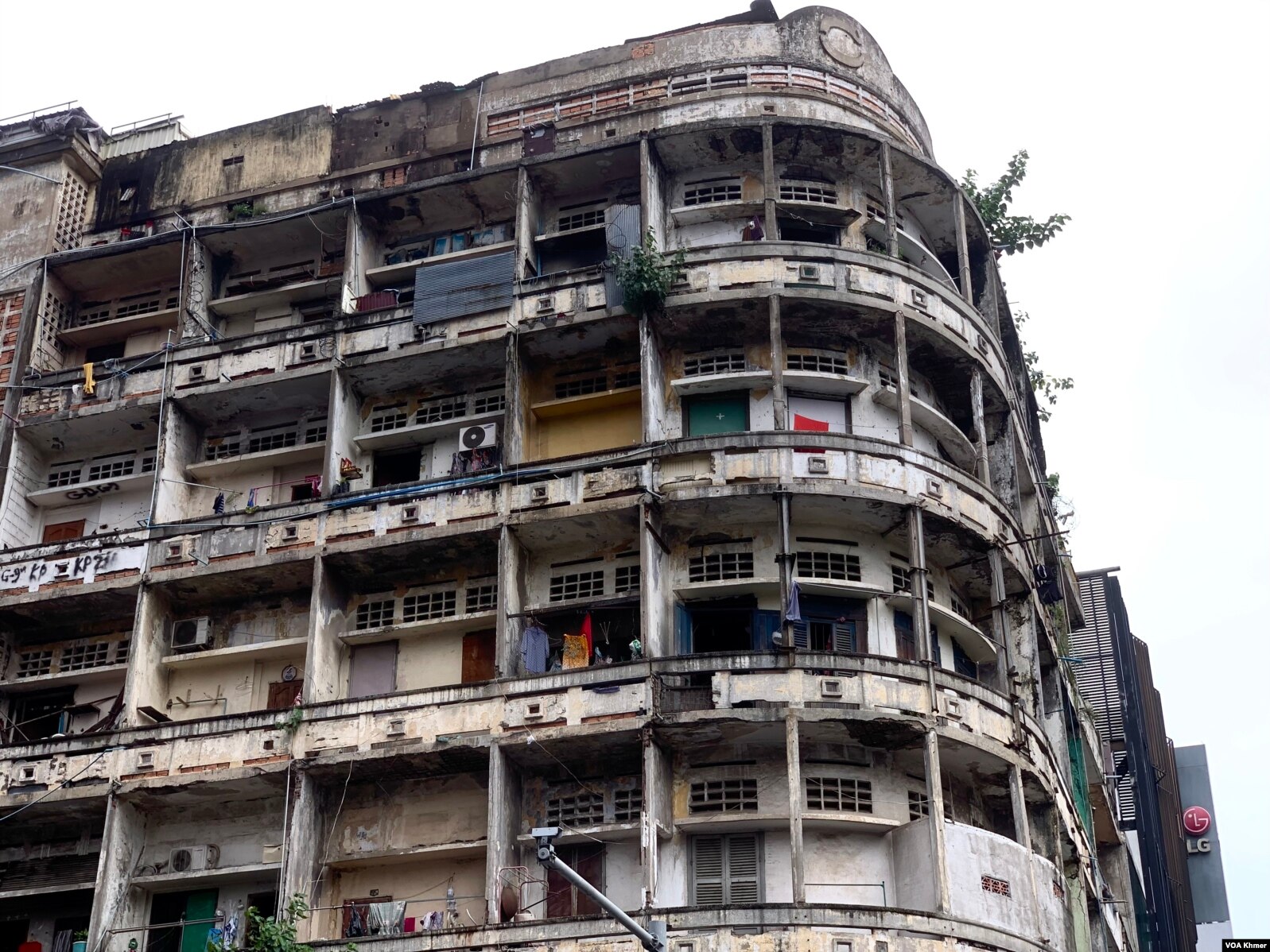 រូបភាពសំណង់អគារចាស់នៅក្រុងភ្នំពេញ។