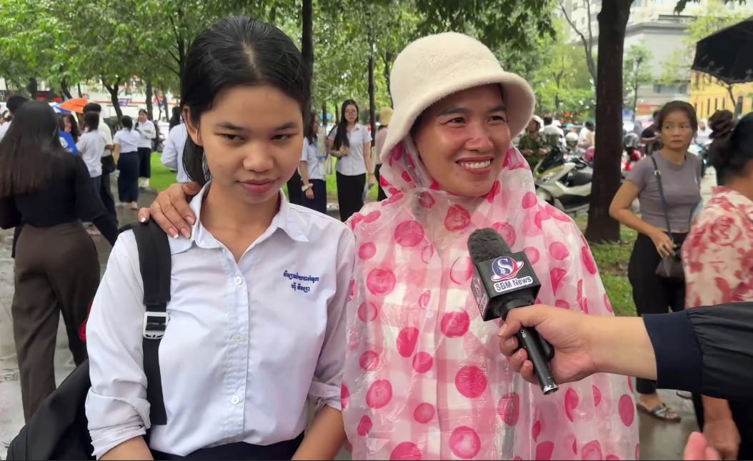 អាណាព្យាបាលឯទៀតដែលមកទទួលកូនដូចគ្នា