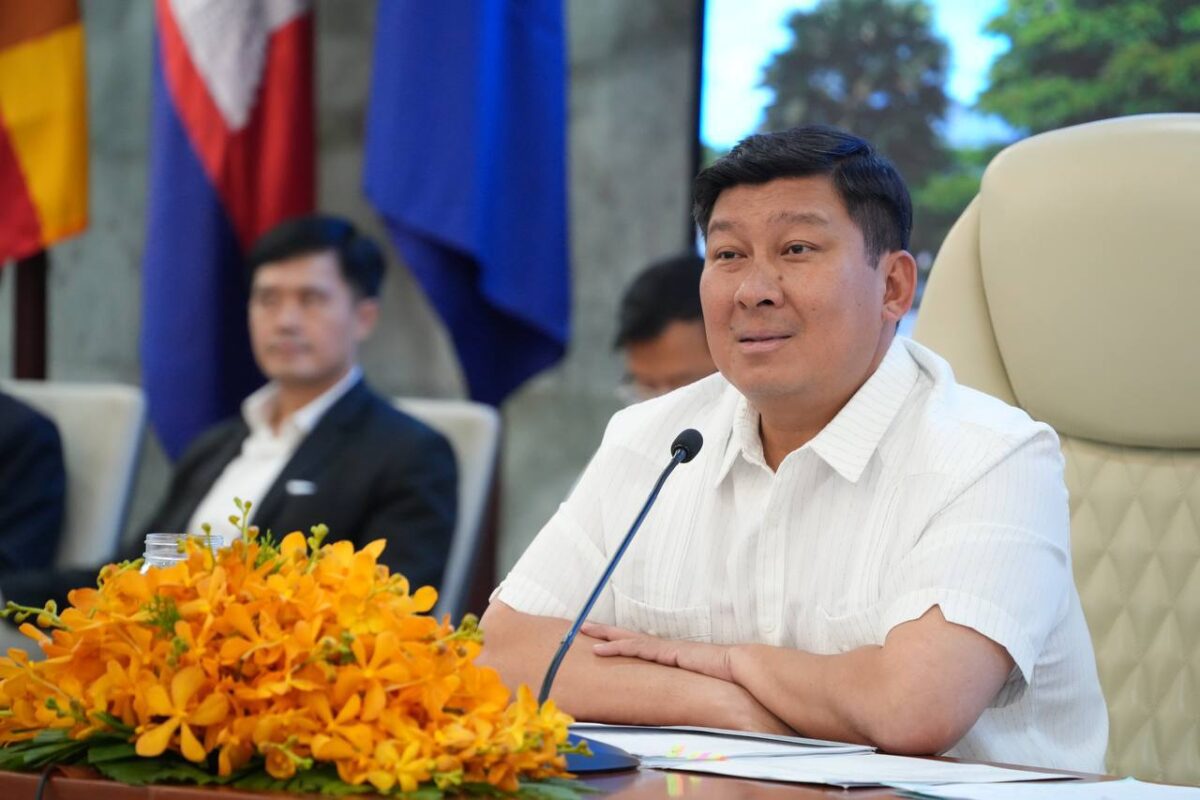 លោក ឧបនាយករដ្ឋមន្ត្រី សាយ សំអាល់ រដ្ឋមន្រ្តីក្រសួងរៀបចំដែនដី នគរូបនីយកម្ម និងសំណង់(ដ.ន.ស.)&nbsp;