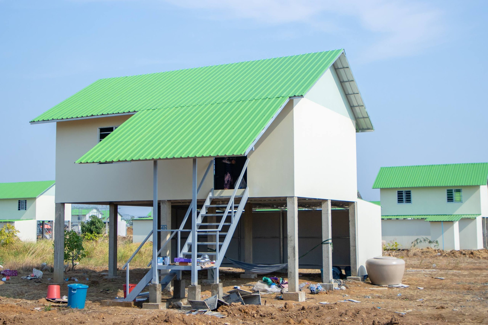 ផ្ទះបណ្តោះអាសន្នថ្មី។