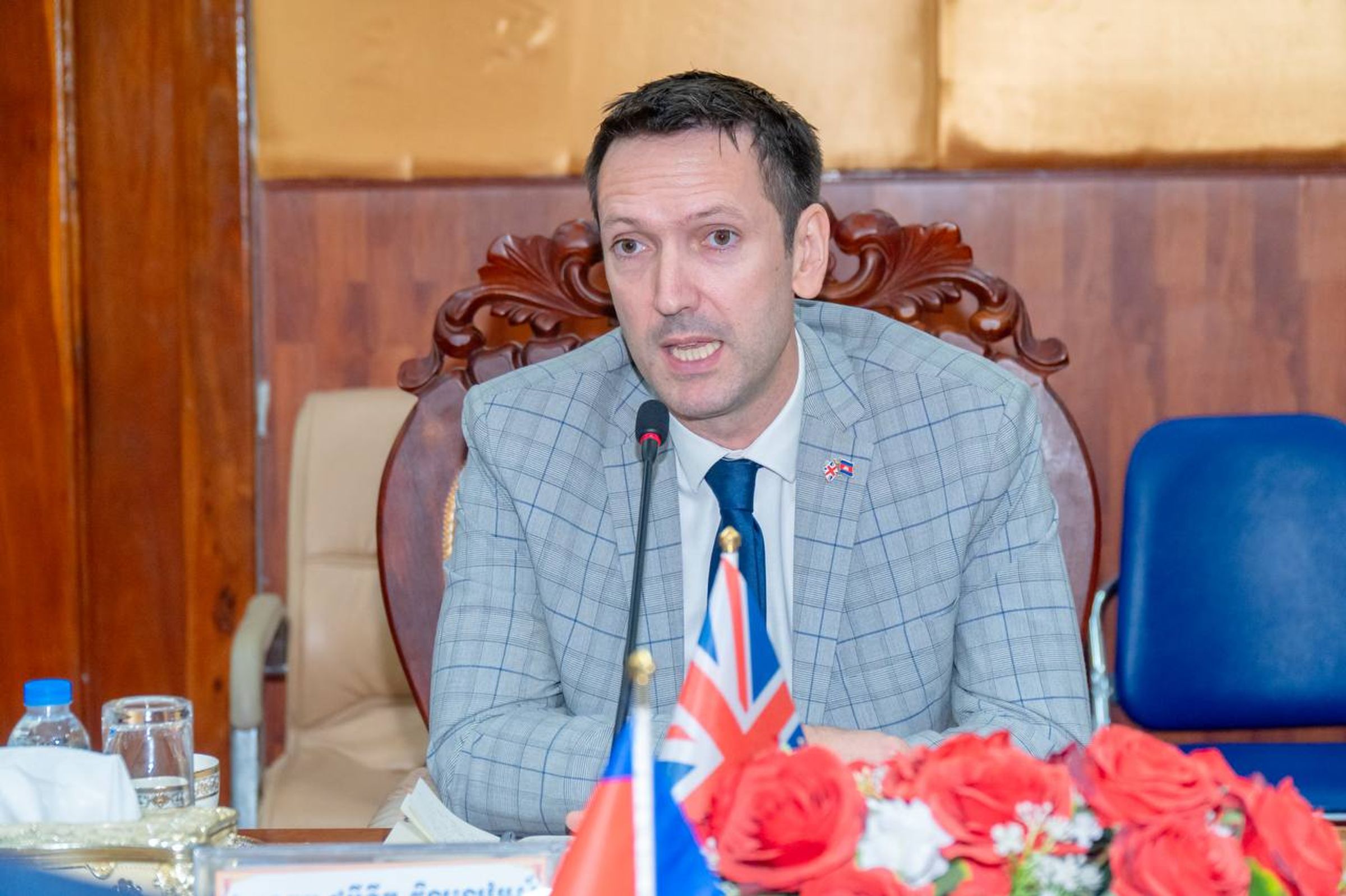 លោក ដូមីនីក វិលលៀមស៍ ឯកអគ្គរដ្ឋទូតចក្រភពអងគ្លេសប្រចាំកម្ពុជា