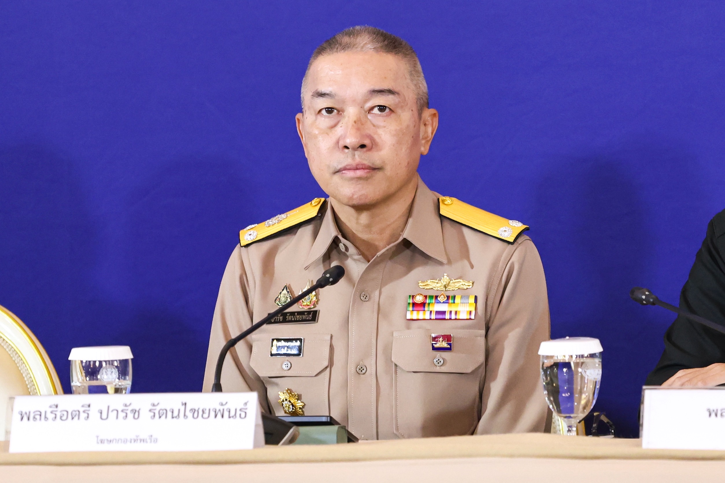 លោក ប៉ារ៉ាច រតនជ័យភណ្ឌ (ปารัช รัตนไชยพันธ์)