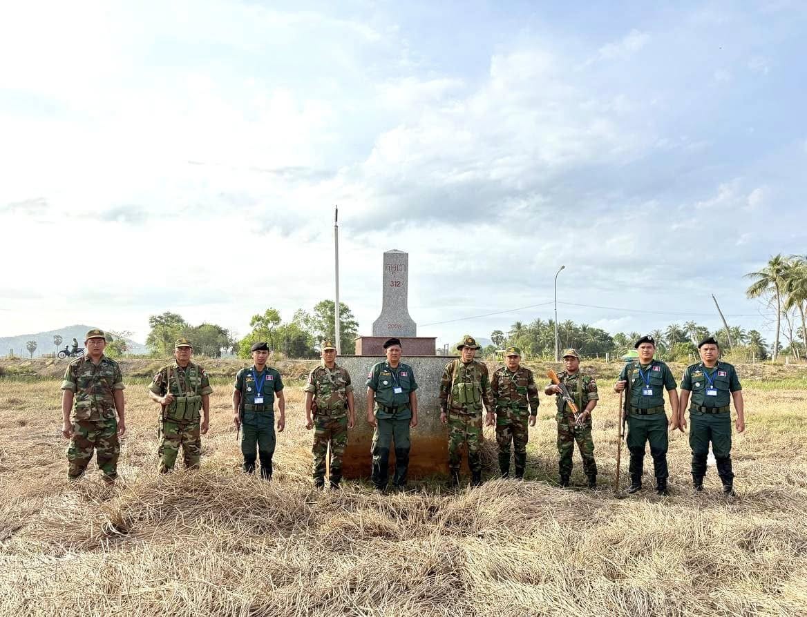 យោធាការពារព្រំដែនខេត្តកំពត
