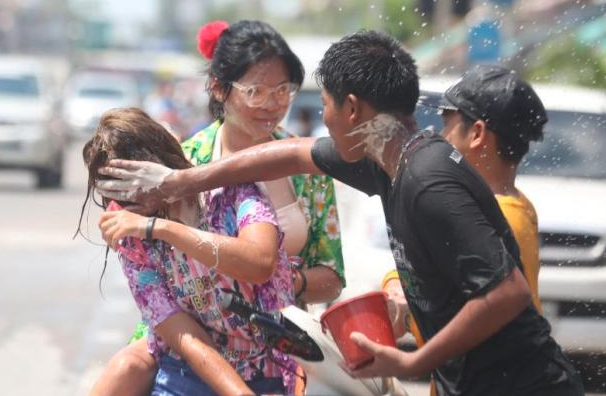រូបភាពតំណាង៖ ការឃាត់អ្នកជិះម៉ូតូប៉ាតម្សៅ