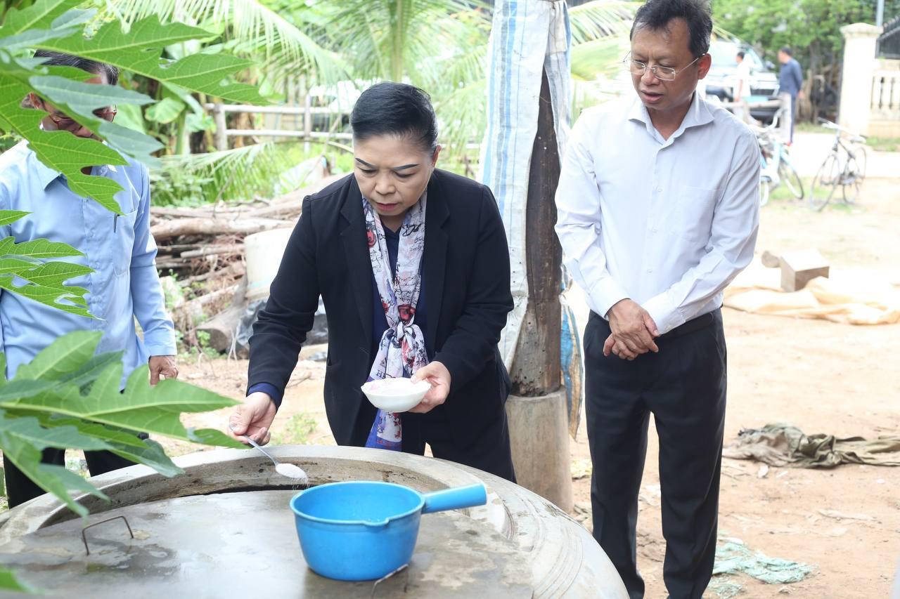 លោកស្រី យក់ សម្បត្តិ