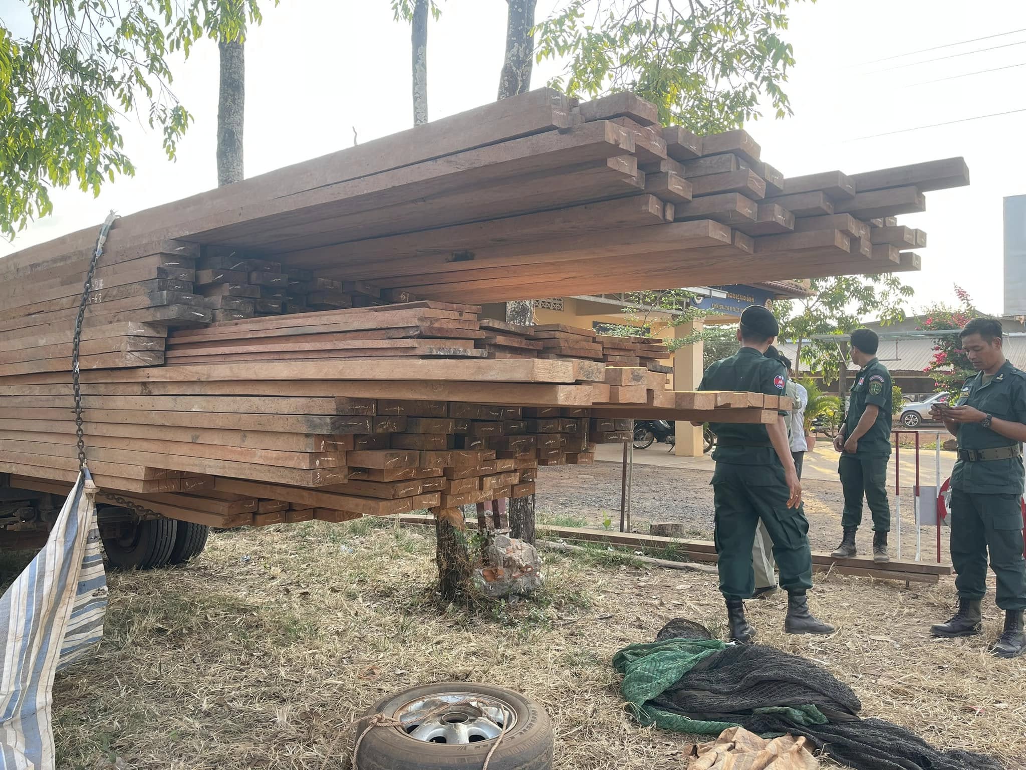 រូបភាពឯកសារ នៃបទល្មើសព្រៃឈើរបស់មេឈ្មួញឈ្មោះ គាង ធា