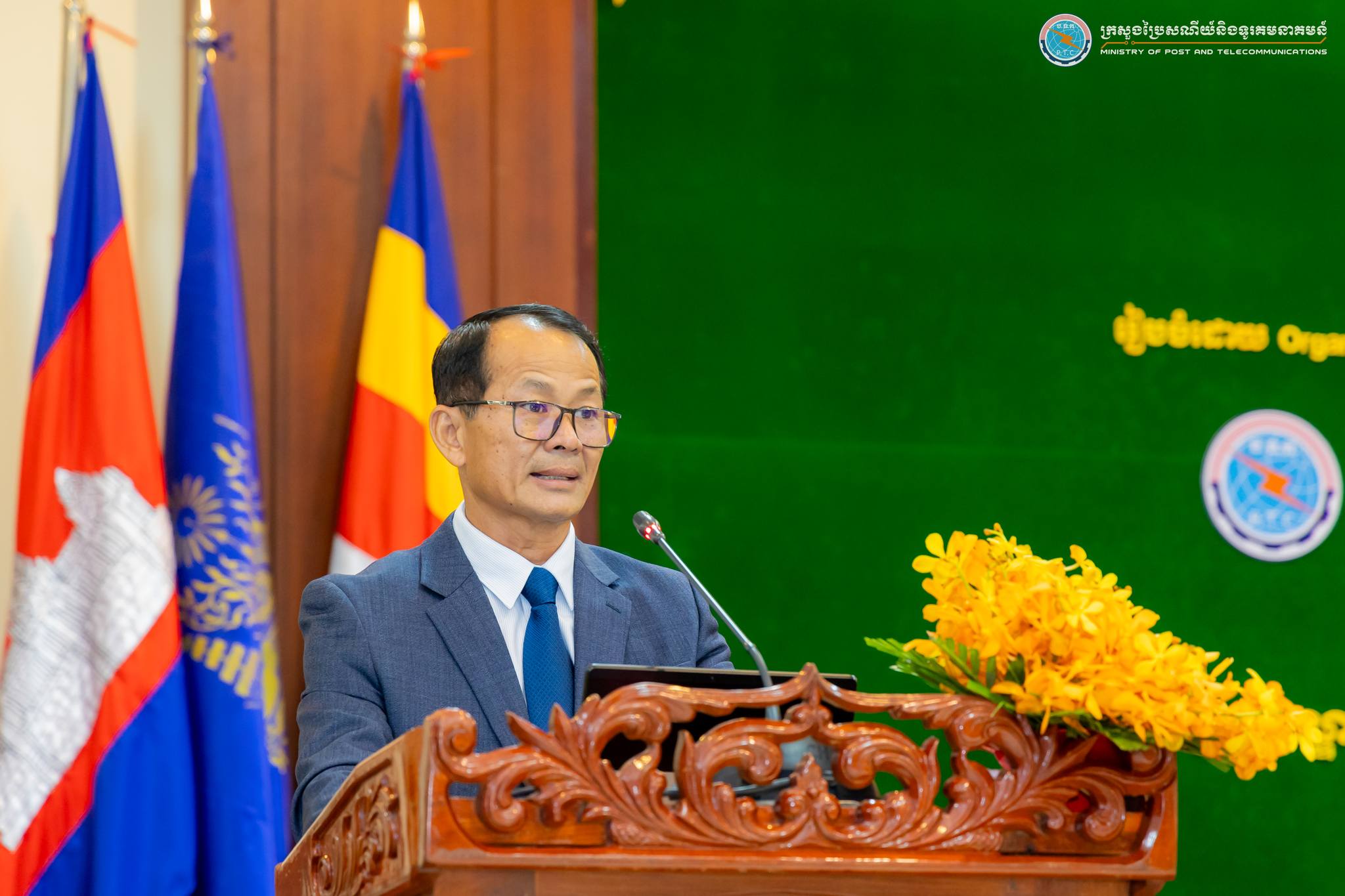 ឯកឧត្តម ជុន វ៉ាត រដ្ឋលេខាធិការនៃក្រសួងប្រៃសណីយ៍និងទូរគមនាគមន៍