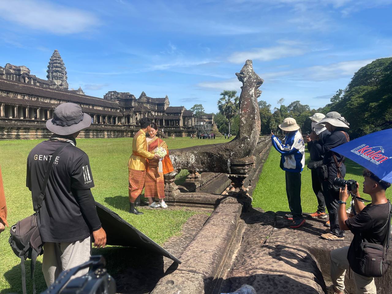 ការថតរូបមុនរៀបអាពាហ៍ពិពាហ៍ ឬហៅថា Pre Wedding ក្នុងរមណីយដ្ឋានអង្គរ។ រូបភាព៖ អាជ្ញាធរជាតិអប្សរា