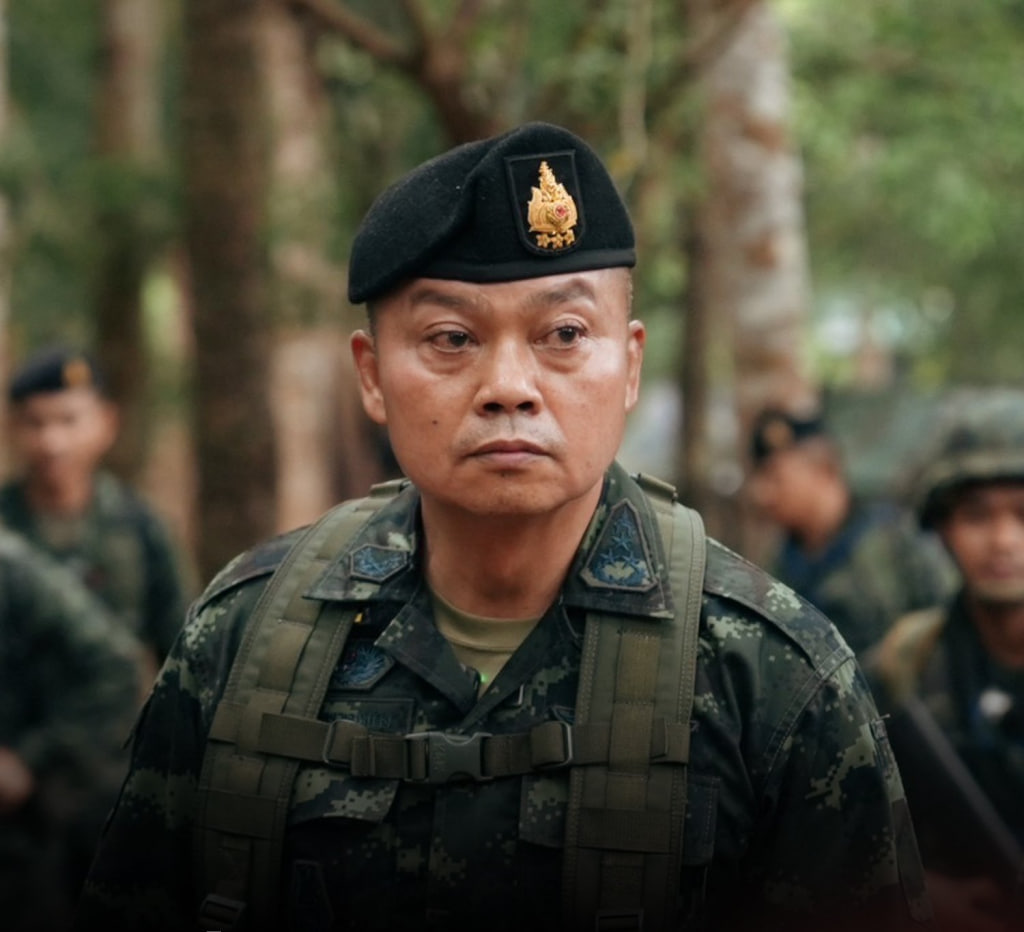 លោក ប៊ុនស៊ីន ផាដក្លាង(ភាសាថៃ៖ บุญสิน พาดกลาง)