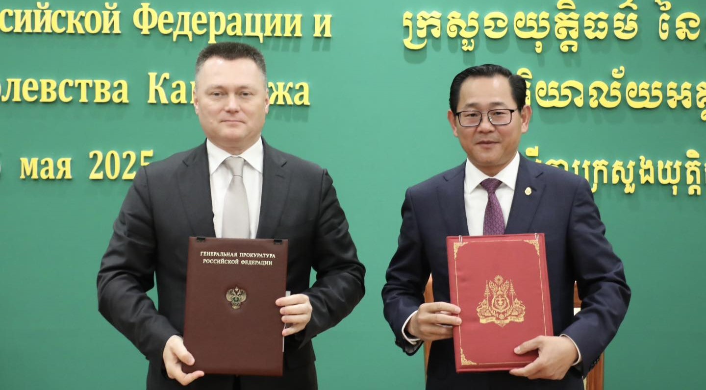 លោក អ៊ីហ្គើ ក្រាស្នូវ និងលោក កើត រិទ្ធ