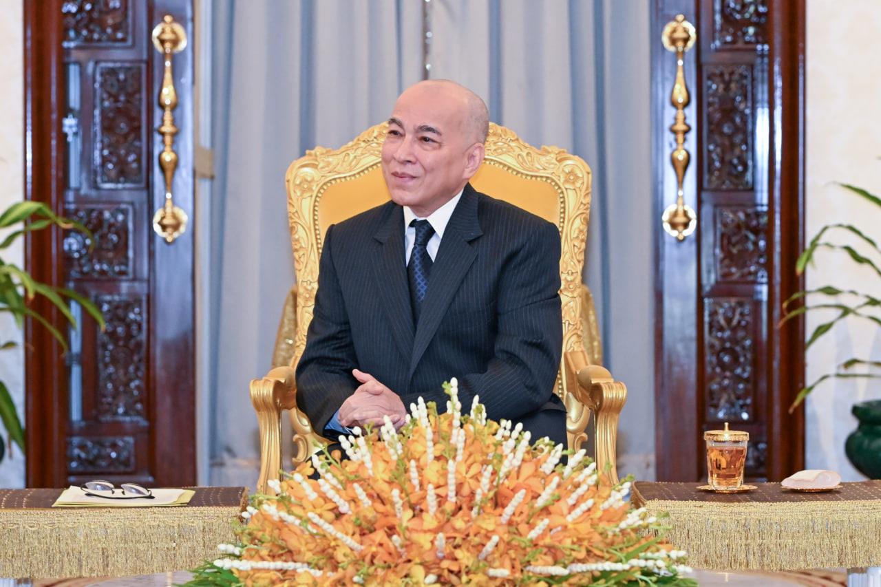 ព្រះករុណា ព្រះបាទ សម្តេចព្រះ បរមនាថ នរោត្តម សីហមុនី ព្រះមហាក្សត្រកម្ពុជា