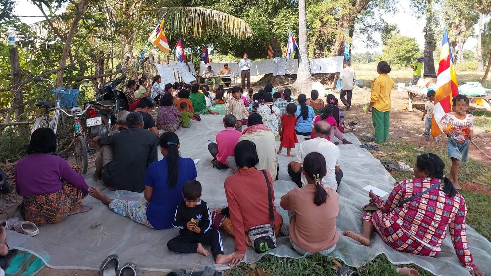 ប្រជាពលរដ្ឋតាមមូលដ្ឋាន ក្នុងខេត្តពោធិ៍សាត់ ប្រារព្ធទិវាសិទិ្ធមនុស្សអន្តរជាតិ កាលពីឆ្នាំ២០២៤ (រូបពី Licadho)&nbsp;