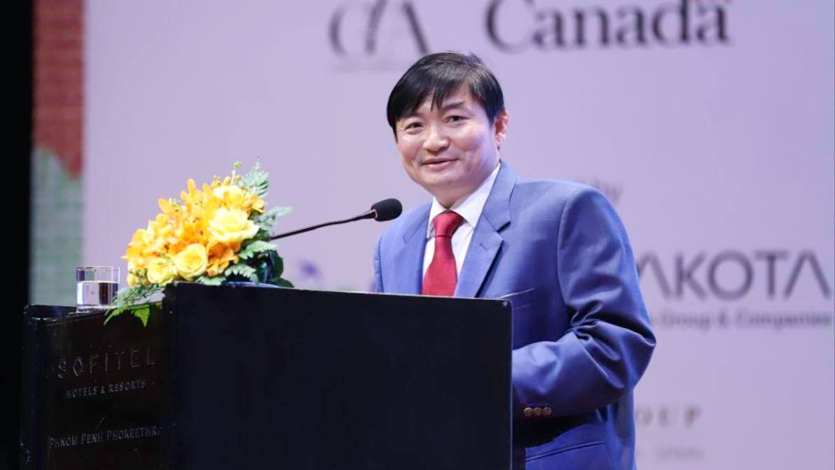 លោក ហេង សួរ