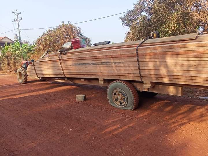 រូបភាពឯកសារ នៃឈ្មួញដឹកឈើធ្លាប់បង្រ្កាបបានកាលពីកន្លងមក