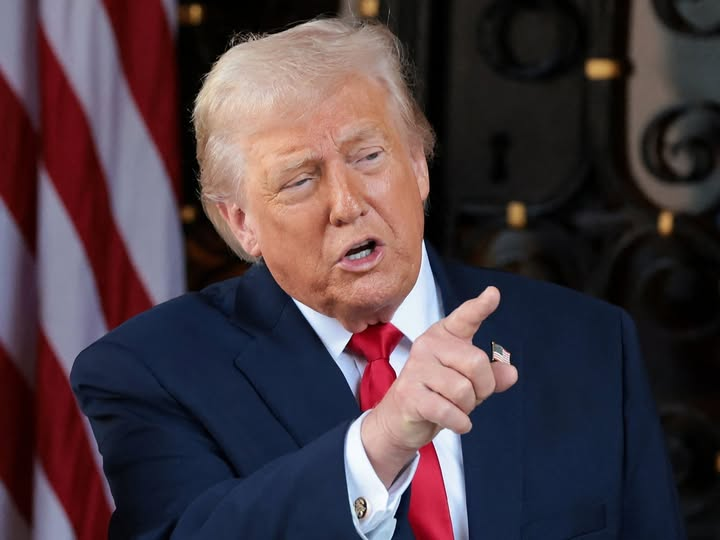 លោក ដូណាល់ ត្រាំ