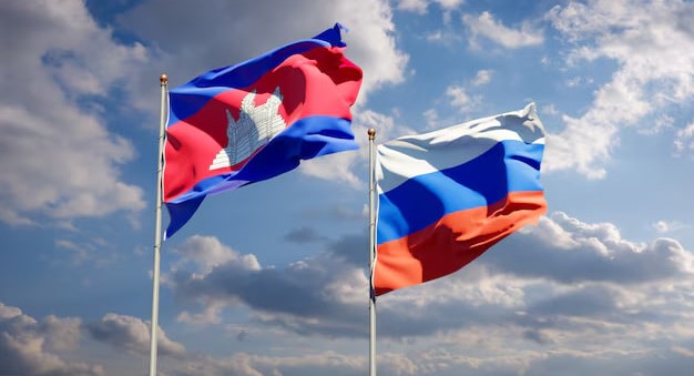 ទង់ជាតិកម្ពុជា និងទង់ជាតិរុស្ស៊ី