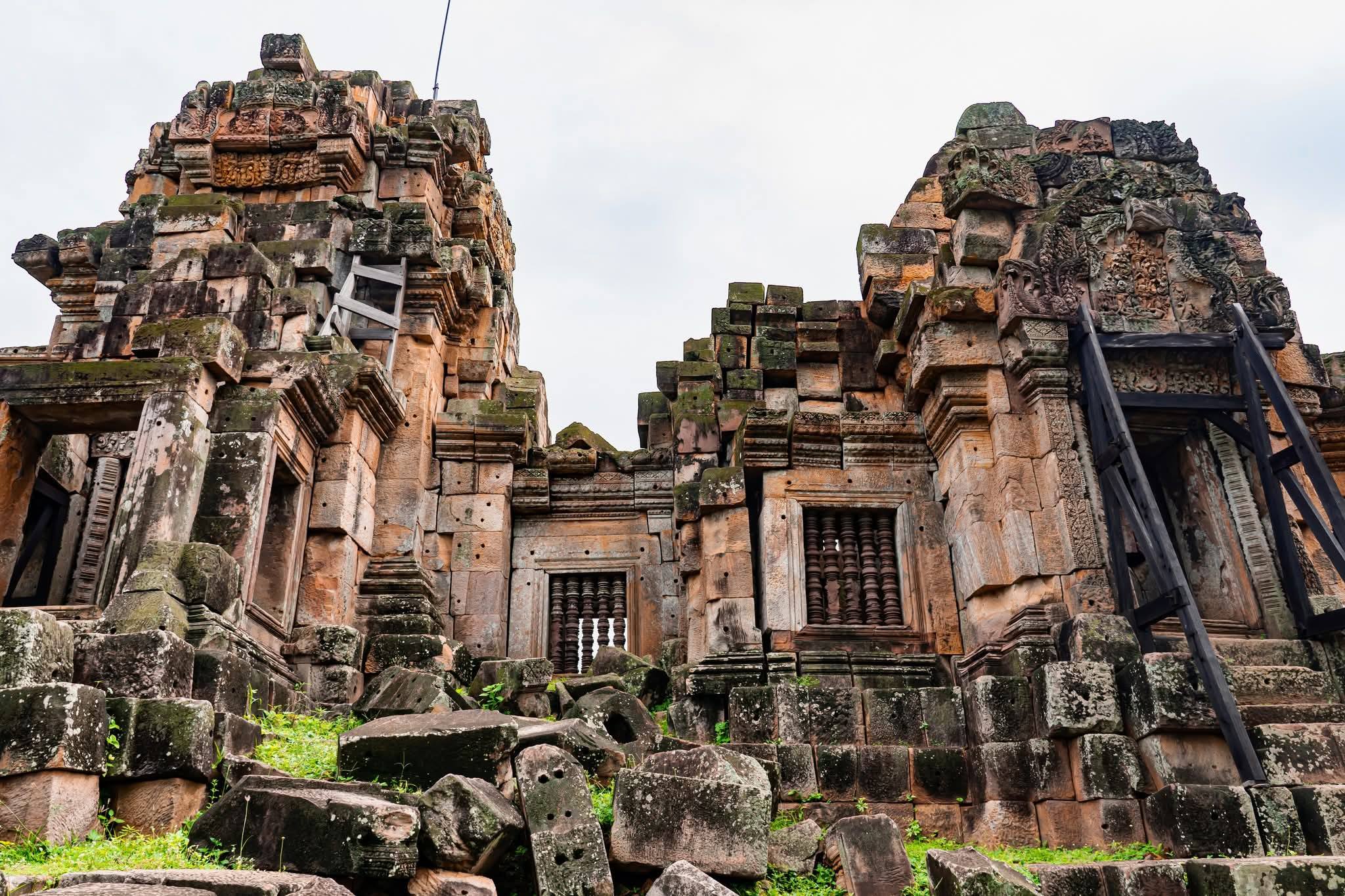 ប្រាសាទឯកភ្នំ