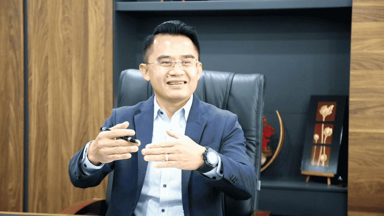 ឯកឧត្តម អ៊ឹង ឌីប៉ូឡា អគ្គនាយកនៃអគ្គនាយកដ្ឋានធនធានរ៉ែ