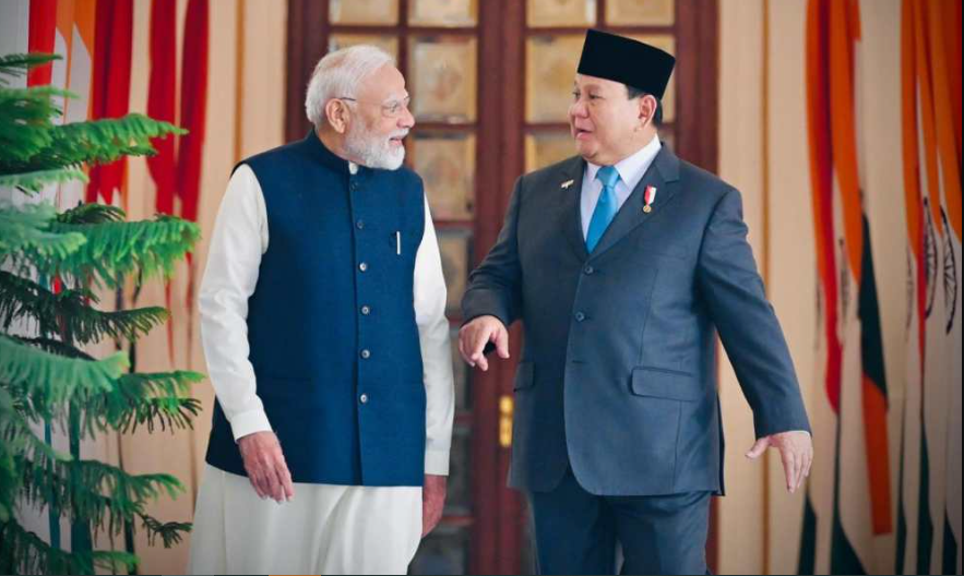 លោក ម៉ូឌី និងលោក Prabowo Subianto ប្រធានាធិបតីឥណ្ឌូណេស៊ី