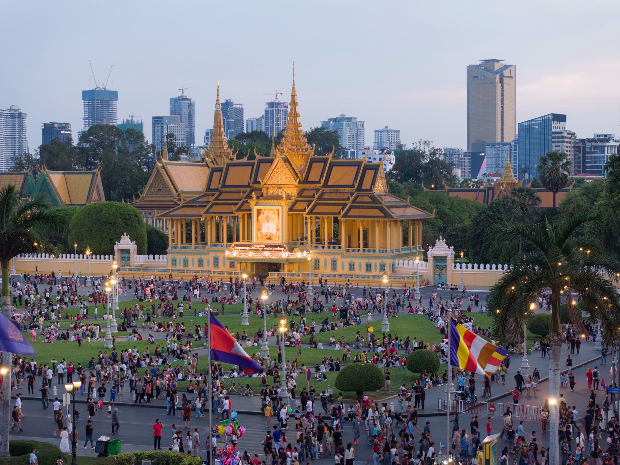 ទិដ្ឋភាពនៅតាមដងផ្លូវថ្មើរជើង (Walk Street) នាថ្ងៃទី១៨ ខែឧសភា ឆ្នាំ២០២៥។