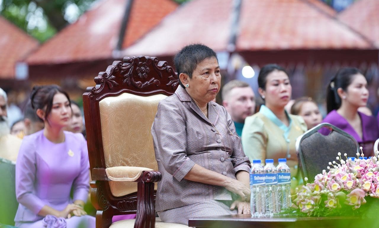 លោកស្រី ភឿង សកុរណា ធ្វើជាអធិបតីក្នុងពិធីបើកព្រឹត្តិការណ៍ស្នាមញញឹមកម្ពុជា។&nbsp;&nbsp;