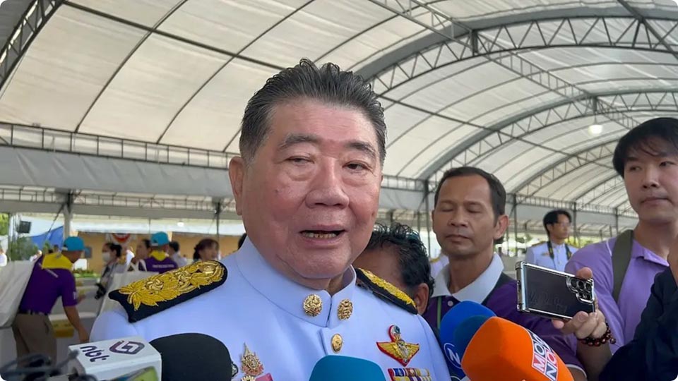 លោកឧបនាយករដ្ឋមន្រ្តី ភូមិថាំ វេជ្យៈឆ័យ (ភាសាថៃ៖ ภูมิธรรม เวชยชัย)