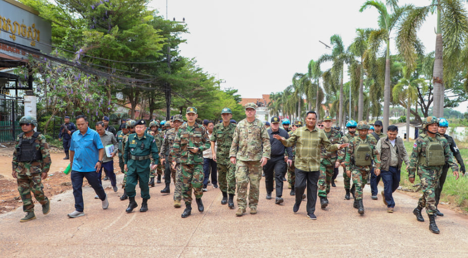 មន្រ្តីកម្ពុជា សម្របសម្រួលមន្រ្តីយោធាបរទេស ចុះត្រួតពិនិត្យមើលតាមព្រំដែន។