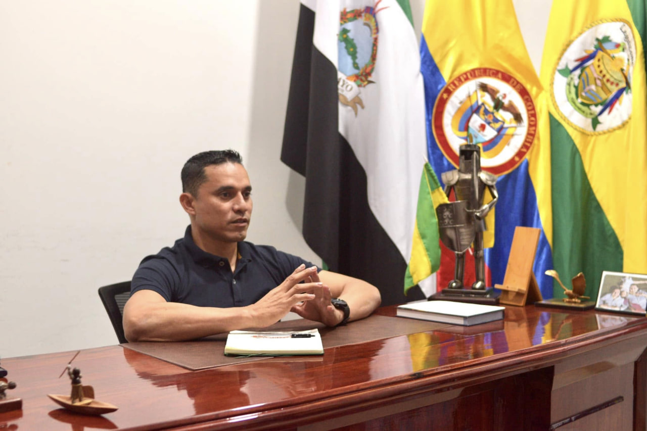 &nbsp;លោក ល្វីស អេមីលីយ៉ូ ប៊ូស្តូស