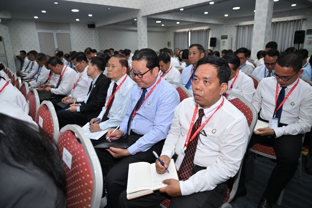 មន្រ្តីពាក់ព័ន្ធនានានៃក្រសួងសុខាភិបាល ចូលរួមកិច្ចប្រជុំ