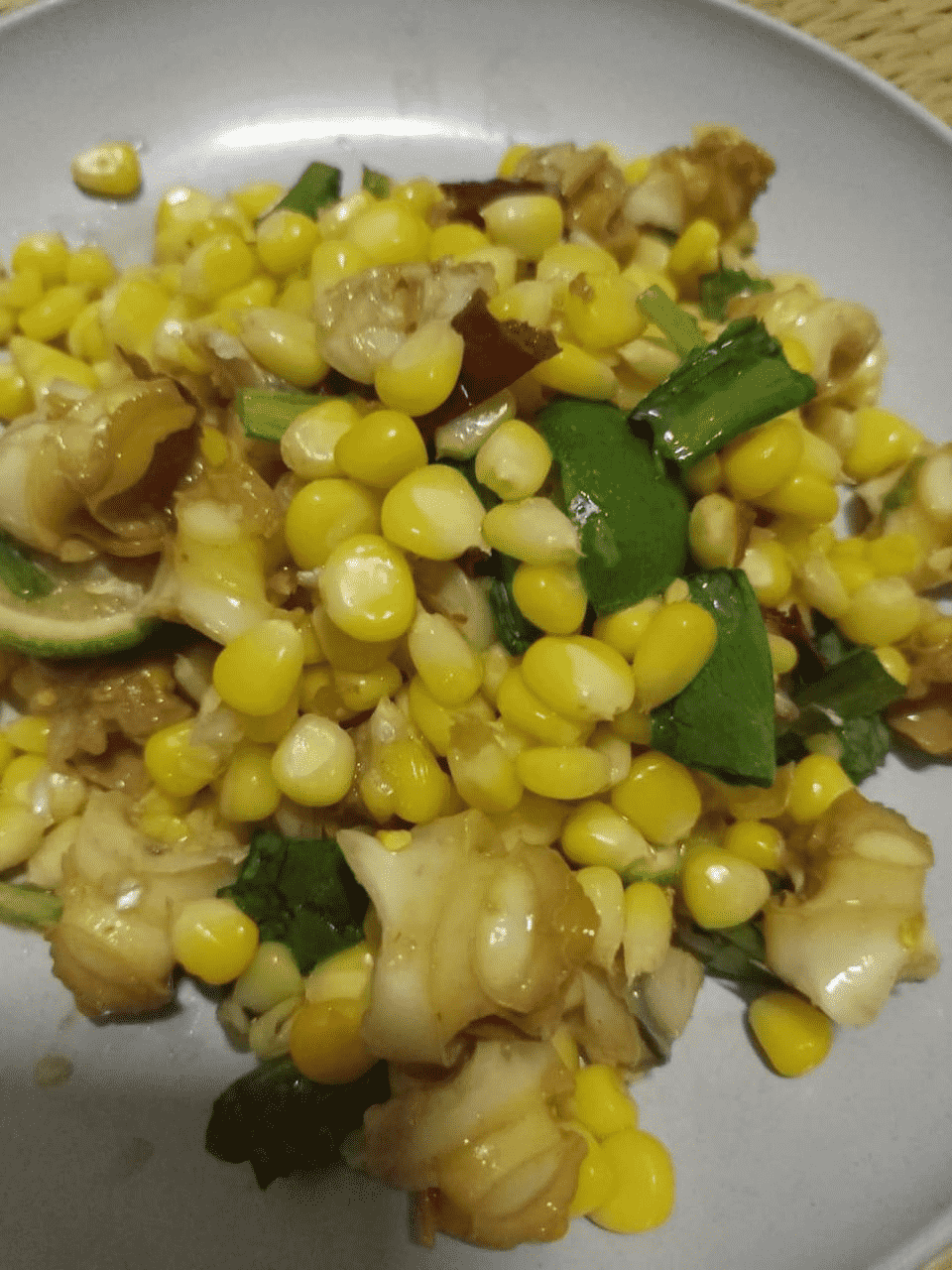 សាច់ខ្យងទុរេន ដែលយកទៅឆាជាមួយពោត