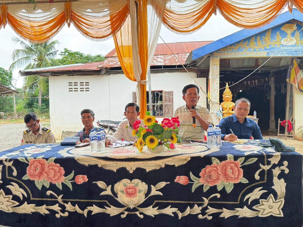 ជំនួបជាមួយប្រជាពលរដ្ឋក្រោមវត្តមានលោកមេឃុំចែងមានជ័យ
