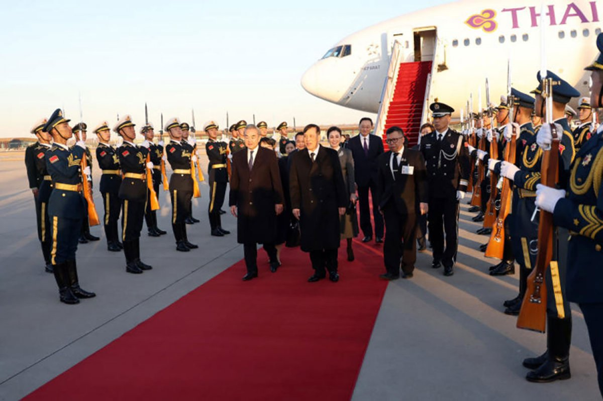 ព្រះមហាក្សត្រថៃ និងគណប្រតិភូជាន់ខ្ពស់ចិន