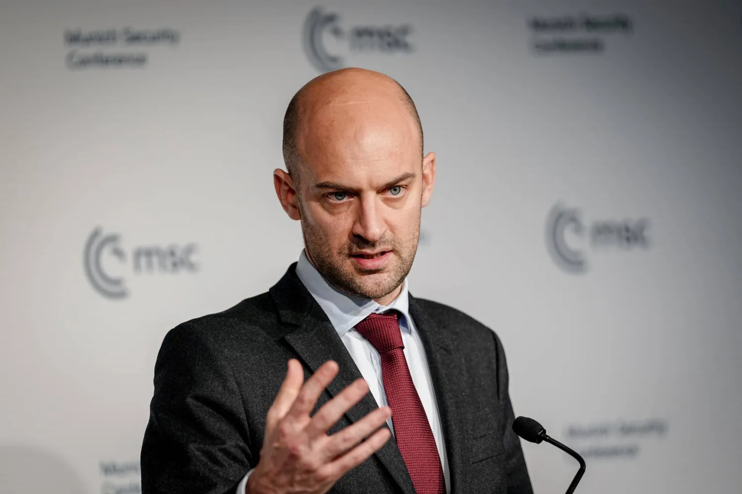 លោកJean-Noel Barrot