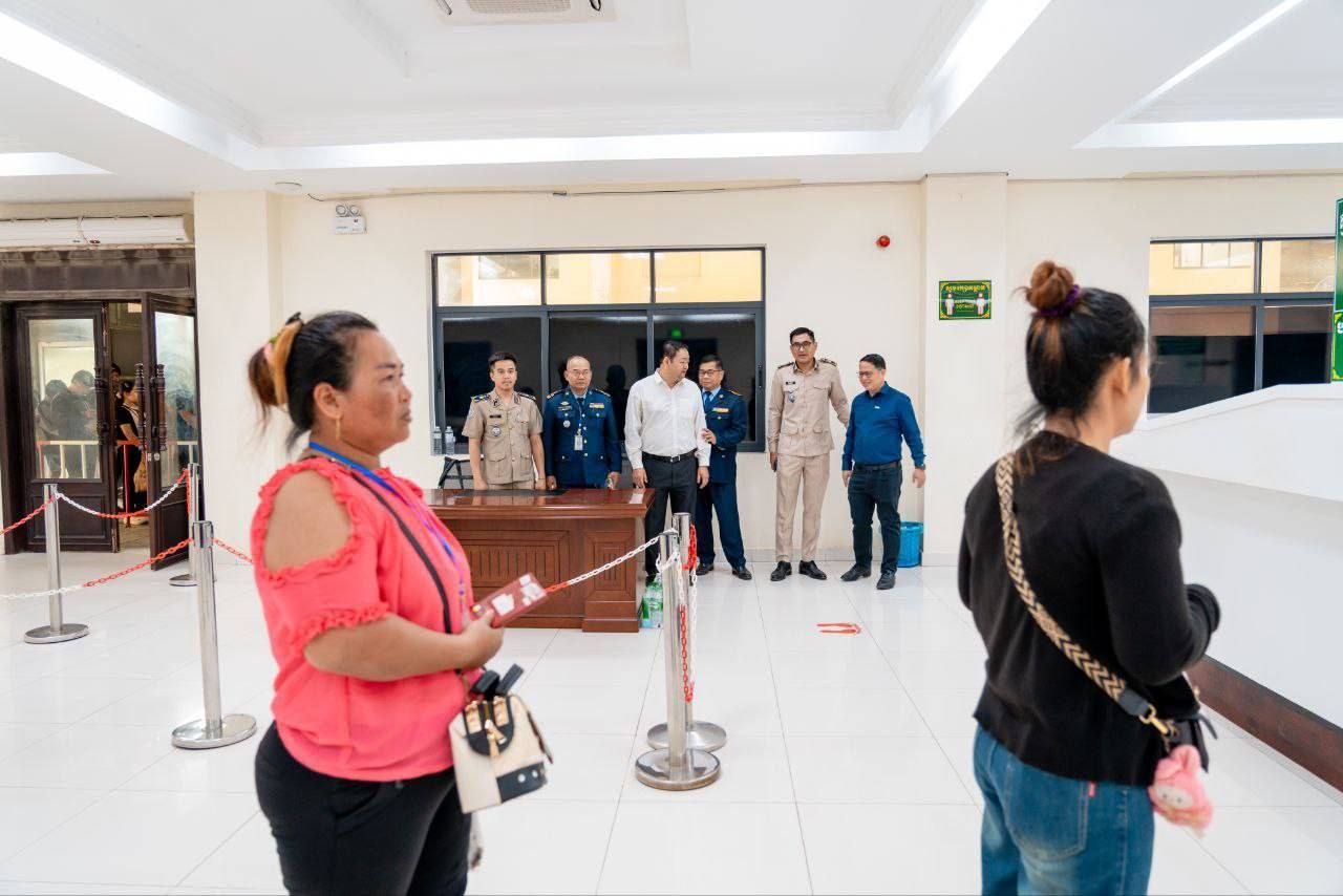 ពលករខ្មែរ ធ្វើដំណើរពីប្រទេសថៃមកលេងស្រុកកំណើត នាឱកាសពិធីបុណ្យចូលឆ្នាំខ្មែរ។ រូបភាព៖ ក្រសួងការងារ